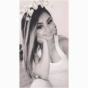 Meet your Posher, Zoila